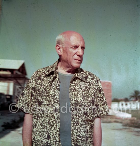 Pablo Picasso on the grounds of the Studios de la Victorine during shooting of "Le mystère Picasso", Nice 1955. - Photo by Edward Quinn