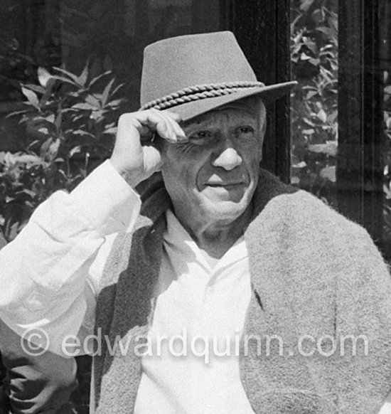 Pablo Picasso at the "Exposition Internationale Céramique". Cannes 1955. - Photo by Edward Quinn