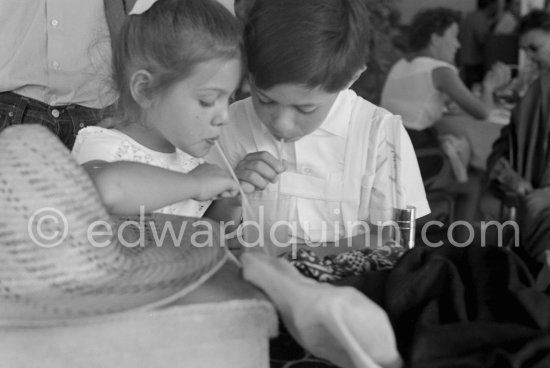 Local Corrida. Restaurant Le Vallauris. Claude Picasso and Paloma Picasso. Vallauris 1955. - Photo by Edward Quinn
