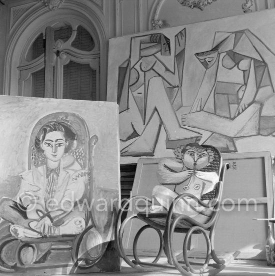 "Musicien assis", WS:548, Painting of Jacqueline in armchair, La Californie, Cannes 1956. - Photo by Edward Quinn