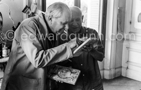 Pablo Picasso and Alberto Magnelli. La Californie, Cannes 1956. - Photo by Edward Quinn