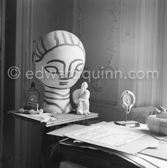 "Tête de femme". La Californie, Cannes 1956. - Photo by Edward Quinn