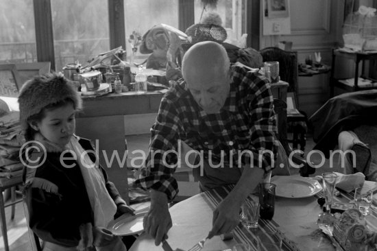 Picasso and Paloma at Christmas. La Californie, Cannes 1956. - Photo by Edward Quinn