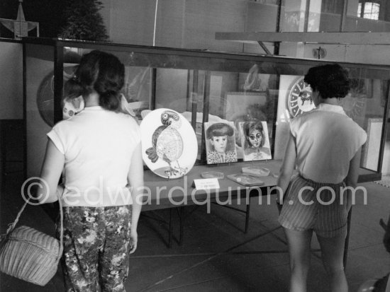 Ceramic exposition Vallauris 1957. - Photo by Edward Quinn