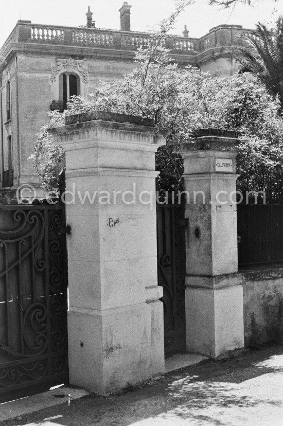 La Californie. Today: Pavillon de Flore, 22 Avenue de Coste Belle. Cannes 1957. - Photo by Edward Quinn