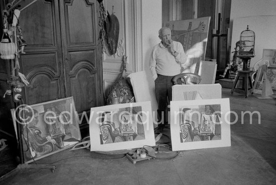 Pablo Picasso with "Femme dans l'atelier". La Californie, Cannes 21.11.1957. - Photo by Edward Quinn
