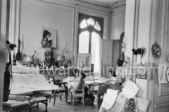 Paloma Picasso and Catherine Hutin. La Californie, Cannes 1957. - Photo by Edward Quinn