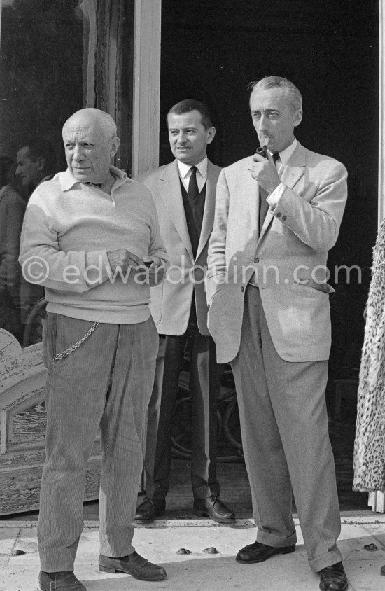 Pablo Picasso with oceanologist Jacques-Yves Cousteau and unknown person. La Californie, Cannes 1958. - Photo by Edward Quinn