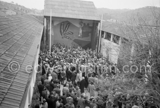 Unveiling of mural "The Fall of Icarus" ("La chute d'Icare") for the conference hall of UNESCO building in Paris. The mural is made up of forty wooden panels. Initially titled "The Forces of Life and the Spirit Triumphing over Evil", the composition was renamed in 1958 by George Salles, who preferred the current title, "The Fall of Icarus" ("La chute d'Icare"). Vallauris, 29 March 1958. - Photo by Edward Quinn