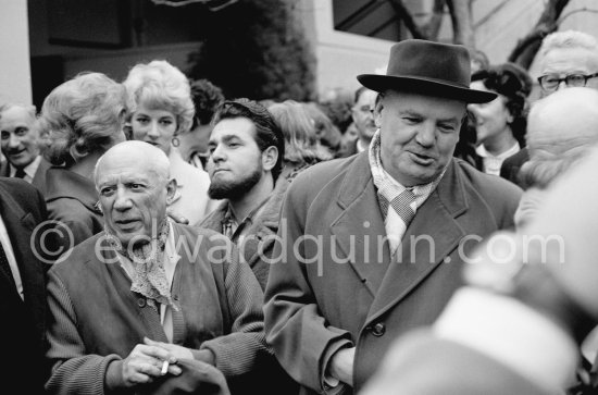 Pablo Picasso and Maurice Thorez, leader of the French Communist Party (PCF). Unveiling of mural "The Fall of Icarus" ("La chute d\'Icare") for the conference hall of UNESCO building in Paris. The mural is made up of forty wooden panels. Initially titled "The Forces of Life and the Spirit Triumphing over Evil", the composition was renamed in 1958 by George Salles, who preferred the current title, "The Fall of Icarus" ("La chute d\'Icare"). Vallauris, 29 March 1958. - Photo by Edward Quinn