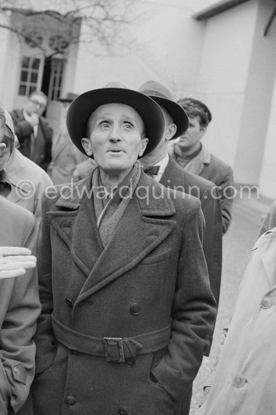 Paul Derigon, mayor of Vallauris. Unveiling of mural "The Fall of Icarus" ("La chute d\'Icare") for the conference hall of UNESCO building in Paris. The mural is made up of forty wooden panels. Initially titled "The Forces of Life and the Spirit Triumphing over Evil", the composition was renamed in 1958 by George Salles, who preferred the current title, "The Fall of Icarus" ("La chute d\'Icare"). Vallauris, 29 March 1958. - Photo by Edward Quinn