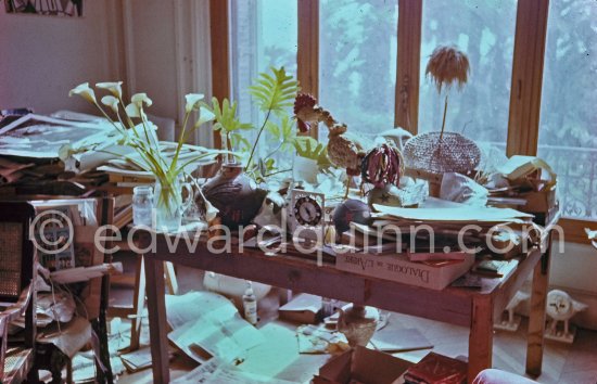 A table at La Californie, Cannes 1959. - Photo by Edward Quinn