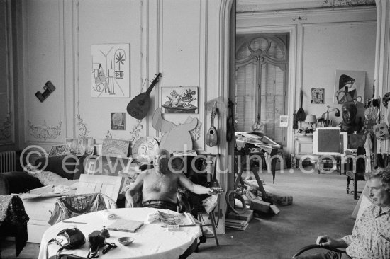 Edouard Pignon and Pablo Picasso. La Californie, Cannes 1959. - Photo by Edward Quinn