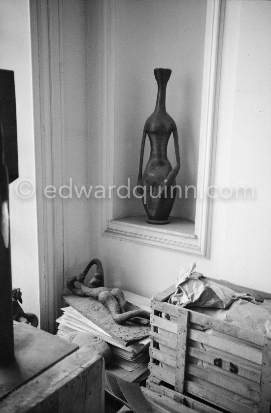 La Californie, Cannes 1959. - Photo by Edward Quinn