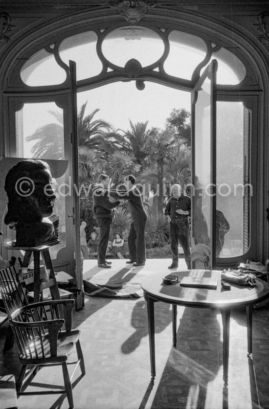 Pablo Picasso, Luis Miguel Dominguin and Paulo Picasso. La Californie, Cannes 1959. - Photo by Edward Quinn