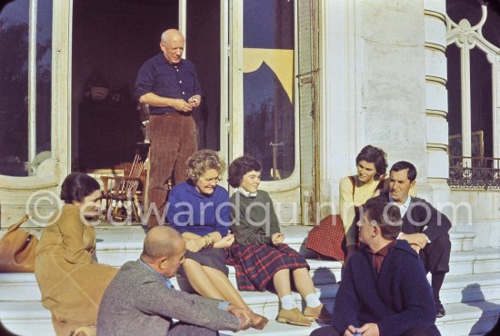 Pablo Picasso, Jacqueline, Catherine Hutin, Michel Leiris, Louise Leiris, Luis Miguel Dominguin and his wife Lucia Bosè, Paulo Picasso. La Californie, Cannes 1959. - Photo by Edward Quinn