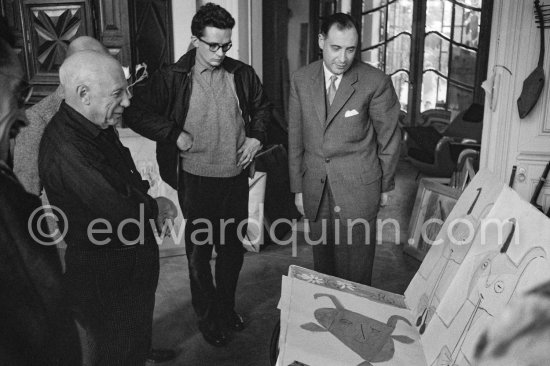 Pablo Picasso, André Weill, publisher of some deluxe editions of Pablo Picasso\'s work, and Pierre Baudouin. La Californie, Cannes 1959. - Photo by Edward Quinn