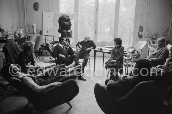 Lucia Bosè, Louise Leiris, Luis Miguel Dominguin, Pablo Picasso, Catherine Hutin, Pierre Baudouin, Michel Leiris, Jacqueline. La Californie, Cannes 1959. - Photo by Edward Quinn