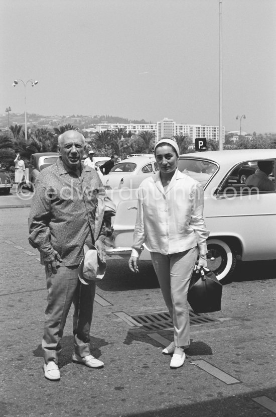 Pablo Picasso and Jacqueline. Nice Airport 1960. - Photo by Edward Quinn