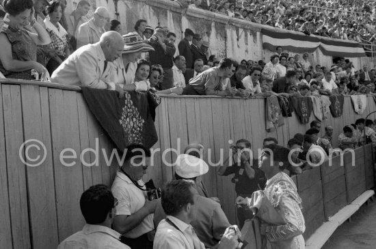 Luis Miguel Dominguin chatting with Pablo Picasso and Jacqueline before the fight. On the right of Pablo Picasso Anna Maria Torra Amat, wife of Spanish publisher Gustavo Gili. Corrida Arles 1960. - Photo by Edward Quinn