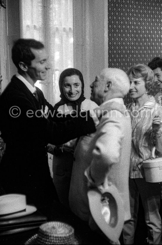 After the bullfight. Luis Miguel Dominguin, Jacqueline and Pablo Picasso. Arles 1960. - Photo by Edward Quinn