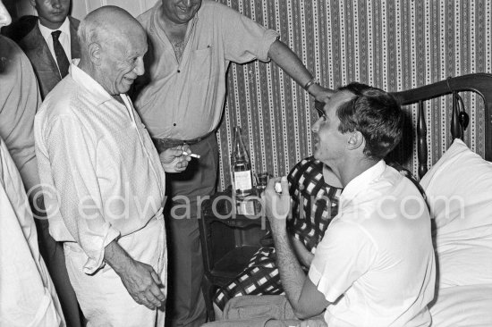 Pablo Picasso, Luis Miguel Dominguin, Jacqueline. After the bullfight, Arles 1960. - Photo by Edward Quinn