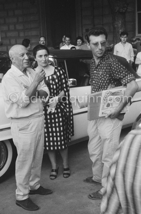 Picasso, Paulo, Dominguin. After the bullfight, Arles 1960 - Photo by Edward Quinn