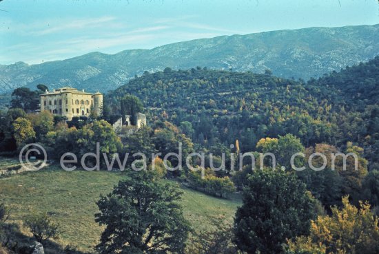Château de Vauvenargues, where Pablo Picasso lived from 1959-62, in the foothills of Mont Sainte-Victoire, near Aix-en-Provence. A great square building dating from the sixteenth and eighteenth centuries, against a Provençal backdrop. Vauvenargues 1960. - Photo by Edward Quinn