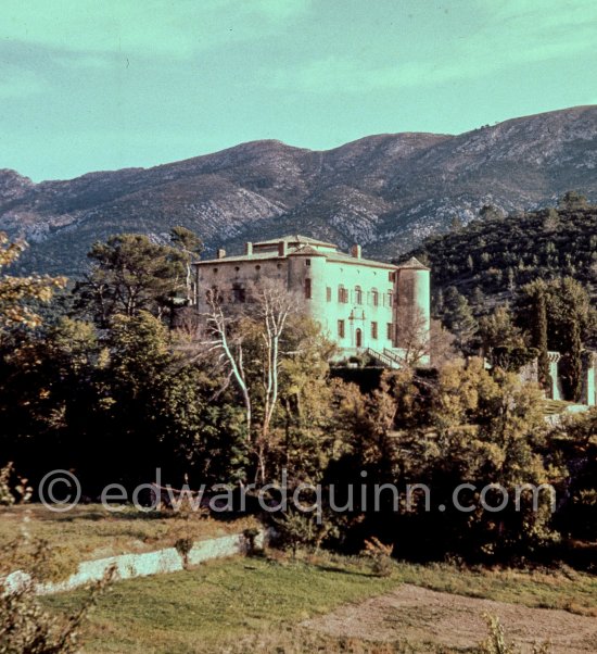 Château de Vauvenargues, where Pablo Picasso lived from 1959-62, in the foothills of Mont Sainte-Victoire, near Aix-en-Provence. A great square building dating from the sixteenth and eighteenth centuries, against a Provençal backdrop. Vauvenargues 1960. - Photo by Edward Quinn