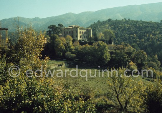 Château de Vauvenargues, where Pablo Picasso lived from 1959-62, in the foothills of Mont Sainte-Victoire, near Aix-en-Provence. A great square building dating from the sixteenth and eighteenth centuries, against a Provençal backdrop. Vauvenargues 1960. - Photo by Edward Quinn