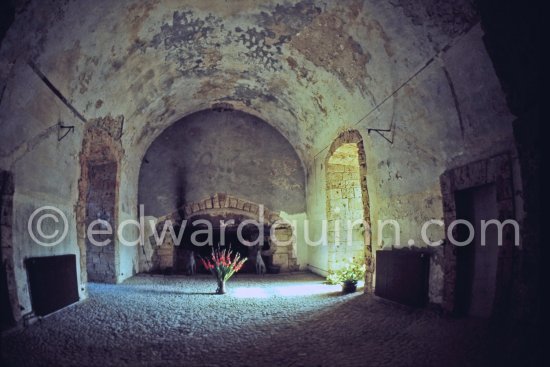 Inside of Château de Vauverargues 1960. - Photo by Edward Quinn