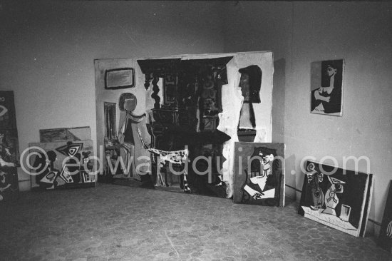 Pablo Picasso at Château de Vauvenargues 1960. - Photo by Edward Quinn