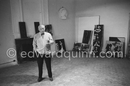 Picasso at Château de Vauvenargues 1960. - Photo by Edward Quinn