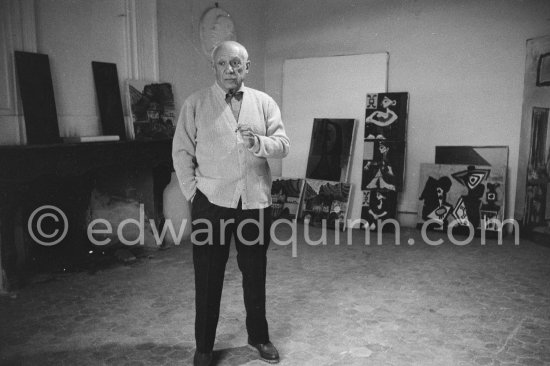 Pablo Picasso at Château de Vauvenargues 1960. - Photo by Edward Quinn