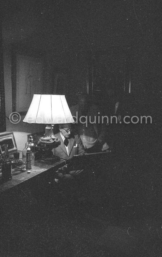 Jean Cocteau and Pablo Picasso. Dinner at Douglas Cooper\'s Château de Castille, Uzès 1960. - Photo by Edward Quinn