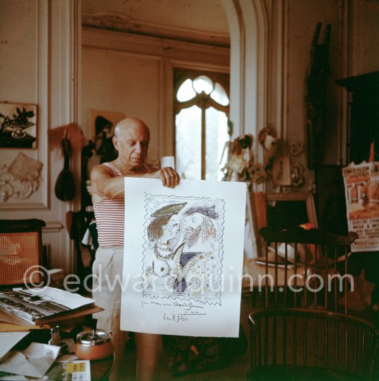 Pablo Picasso with "Seigneur et fille". La Californie, Cannes 8.9.1960. - Photo by Edward Quinn