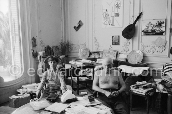 Pablo Picasso and Claude Picasso. La Californie, Cannes 1960. - Photo by Edward Quinn