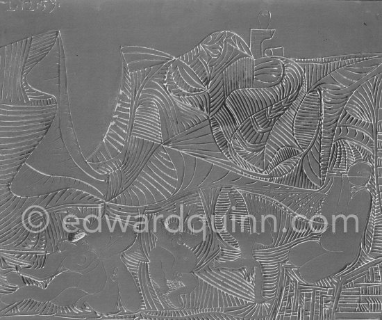 A Pablo Picasso linoblock in the garden of linoprinter Arnéra. Vallauris 1960. - Photo by Edward Quinn