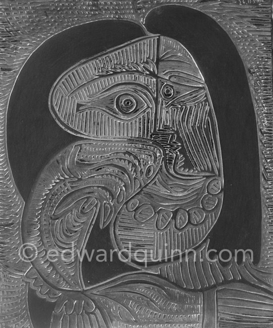 A Pablo Picasso linoblock in the garden of linoprinter Arnéra. Vallauris 1960. - Photo by Edward Quinn