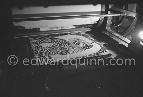 Hidalgo Arena's printing press with a Pablo Picasso linocut. Vallauris 1960. - Photo by Edward Quinn