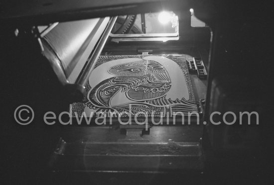 Hidalgo Arena's printing press with a Pablo Picasso linocut. Vallauris 1960. - Photo by Edward Quinn