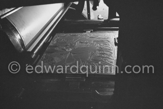 Hidalgo Arnéra's printing press with a Pablo Picasso linocut. Vallauris 1960. - Photo by Edward Quinn