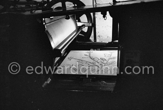 Hidalgo Arnéra's printing press with a Pablo Picasso linocut. Vallauris 1960. - Photo by Edward Quinn