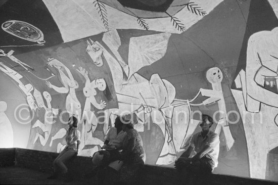 War and Peace ("La Guerre et la Paix") drawing on the vault of the Temple of Peace (Temple de la Paix, or Chapelle de la paix). Vallauris 1961. - Photo by Edward Quinn