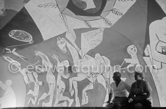 War and Peace ("La Guerre et la Paix") drawing on the vault of the Temple of Peace (Temple de la Paix, or Chapelle de la paix). Vallauris 1961. - Photo by Edward Quinn
