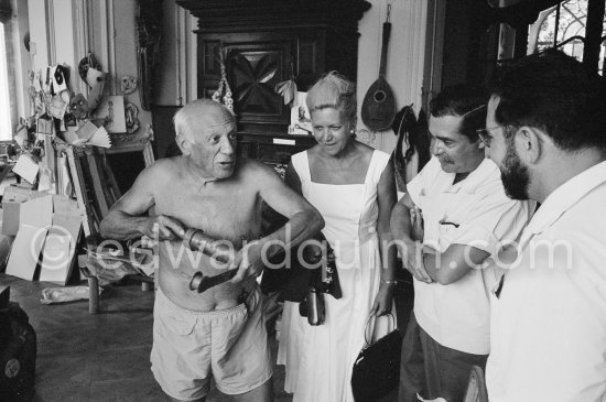 Pablo Picasso and Antoni Clavé, Spanish painter, and wife, Georges Tabaraud (editor of "Le Patriote", a french communist daily Newspaper). La Californie, Cannes 1961. - Photo by Edward Quinn