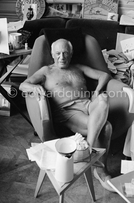 Pablo Picasso. Ripolin can. La Californie 1961. - Photo by Edward Quinn