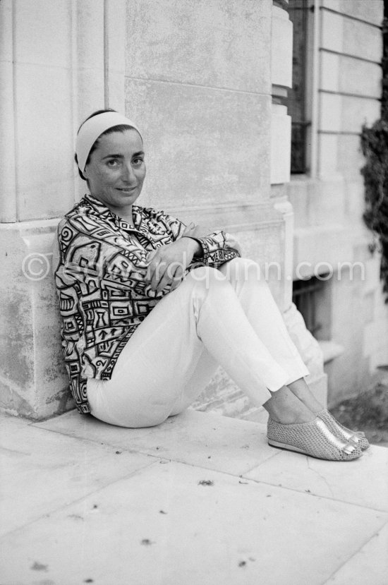 Jacqueline, wearing a blouse made from a textile designed by Pablo Picasso. La Californie, Cannes 1961. - Photo by Edward Quinn