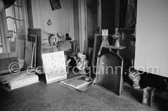 A corner at La Californie, Cannes 1961. - Photo by Edward Quinn