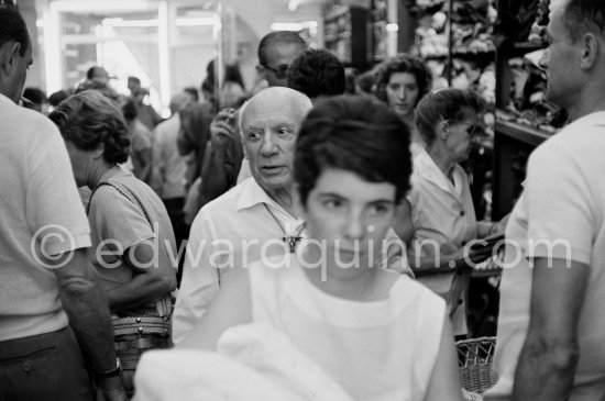 Pablo Picasso and Catherine Hutin. Saint-Tropez 1961. - Photo by Edward Quinn